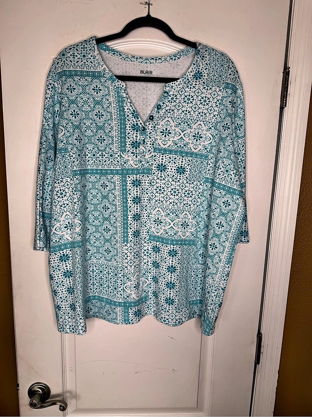 BLAIR Patchwork 3/4 Sleeve Top Plus Size Aqua and White. Size 2X